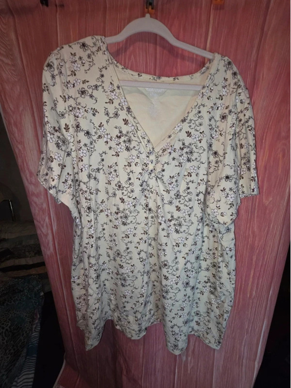 Essentials by Maggie Plus Butter Yellow Floral Henley Top 30/32W Stretch